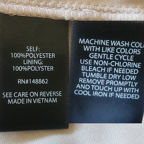 TORRID🔖NWT! Clip Dot Front Keyhole Skater Dress - Size 2X - Picture 14 of 15